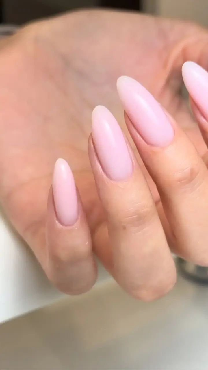 Laura Beverly Nails manicure